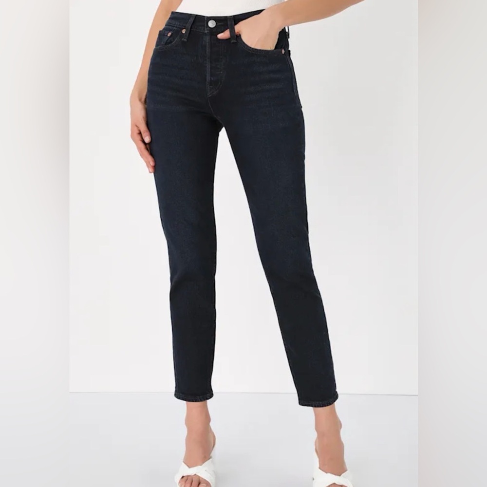 Levi’s | Wedgie Icon Fit Dark Wash High-Waisted Cropped Jeans | 25 Waist